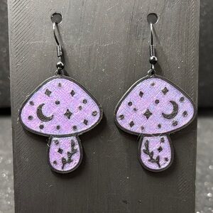 Purple Cosmic Mushroom Color Shift Earrings 🍄💜✨